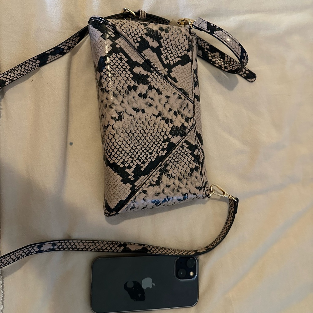 Snake Skin Pattern Purse - Picture 3 of 4